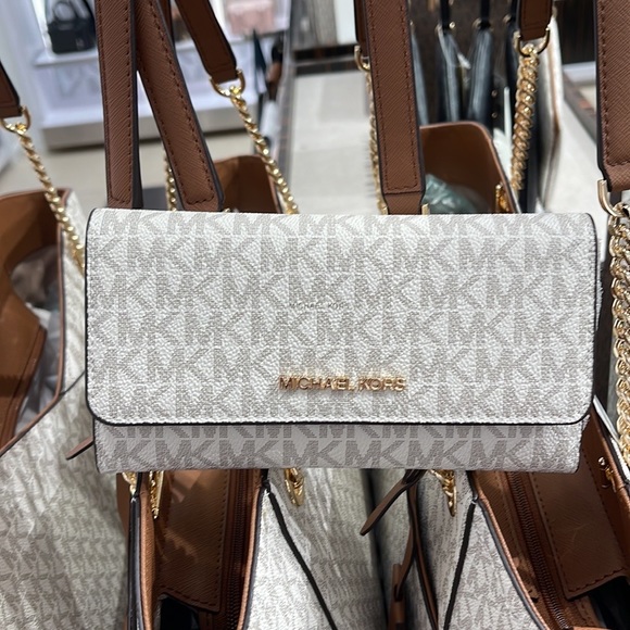 MICHAEL KORS JET SET TRV LARGE TRIFOLD VANILLA - Picture 2 of 16